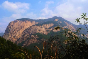 鄣山大峡谷